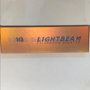 Urban  decay eyeshadow palette. Never used
